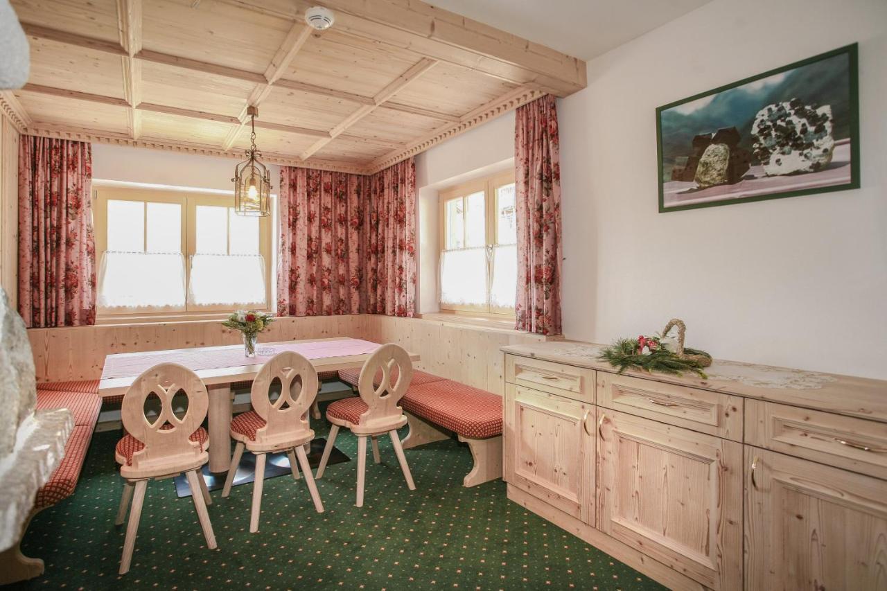 Hotel Silbertal - Almhuetten เซิลเดน ภายนอก รูปภาพ
